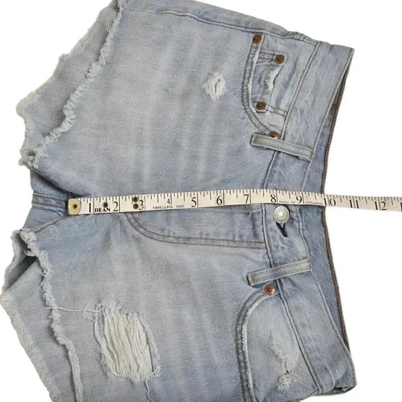 Levi's 501 Jean Shorts Distressed Raw Hem Light Wash  Mid Rise Size 25 - Picture 7 of 10